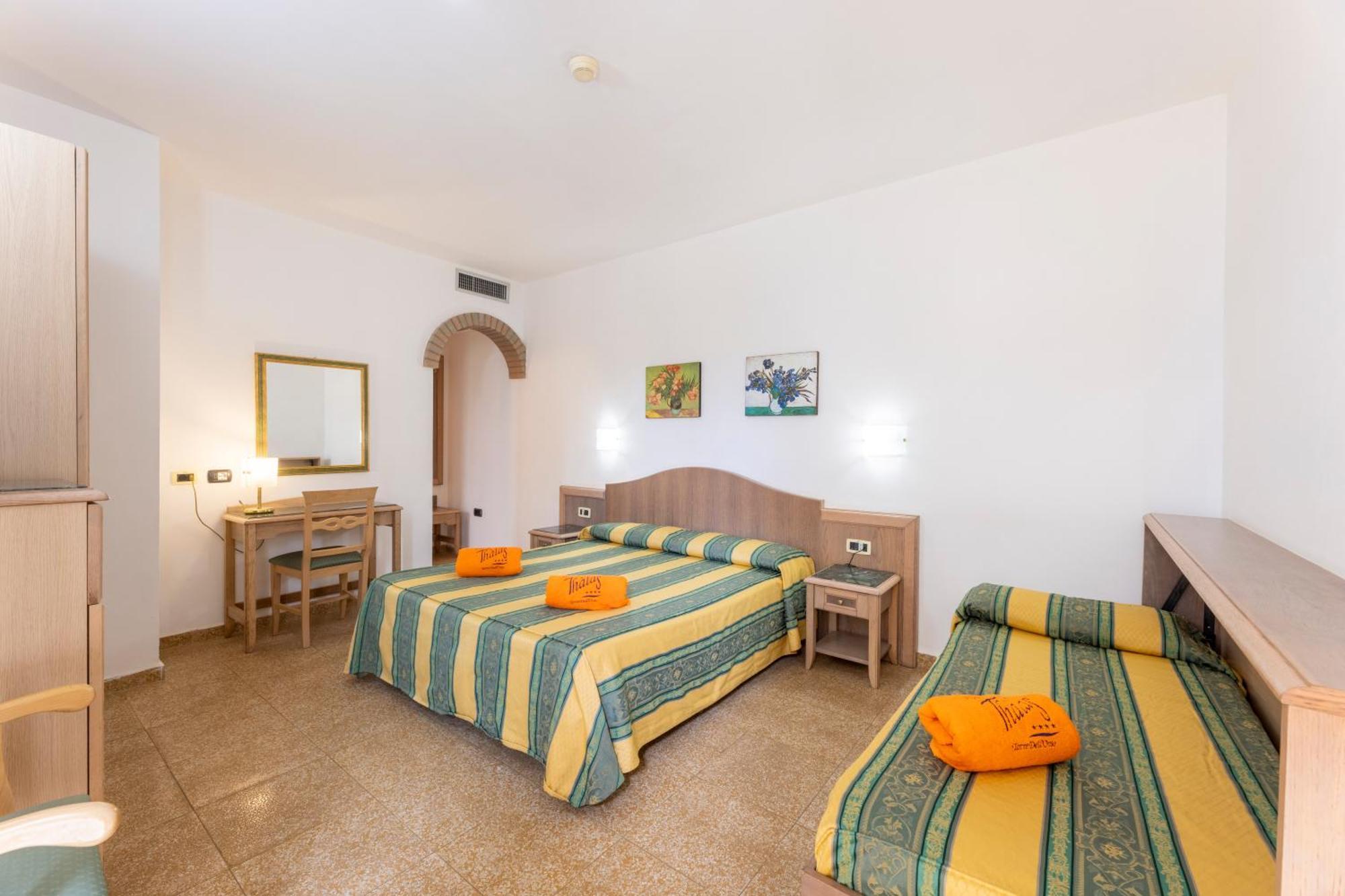 Hotel Thalas Club Torre dell'Orso Exterior photo