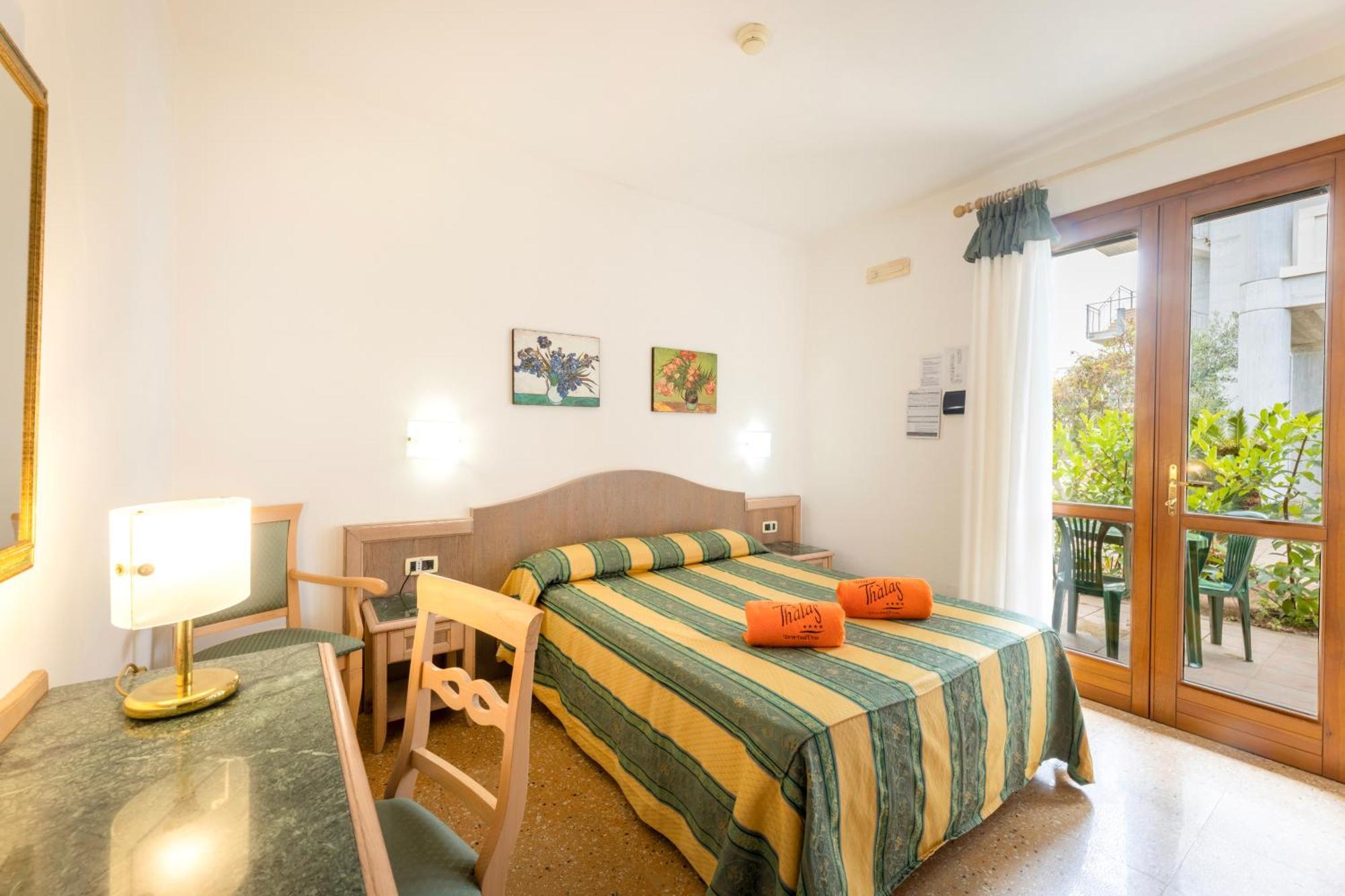 Hotel Thalas Club Torre dell'Orso Exterior photo